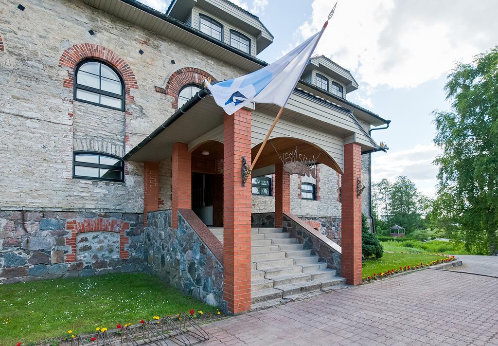 Veskisilla Hotel Turi Exterior photo