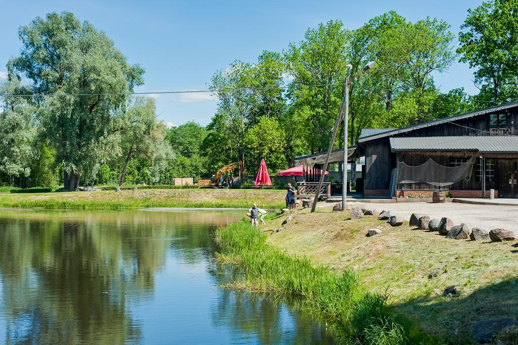 Veskisilla Hotel Turi Exterior photo
