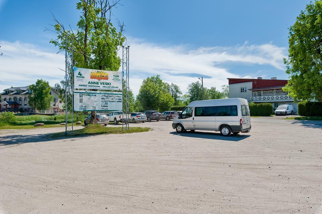 Veskisilla Hotel Turi Exterior photo