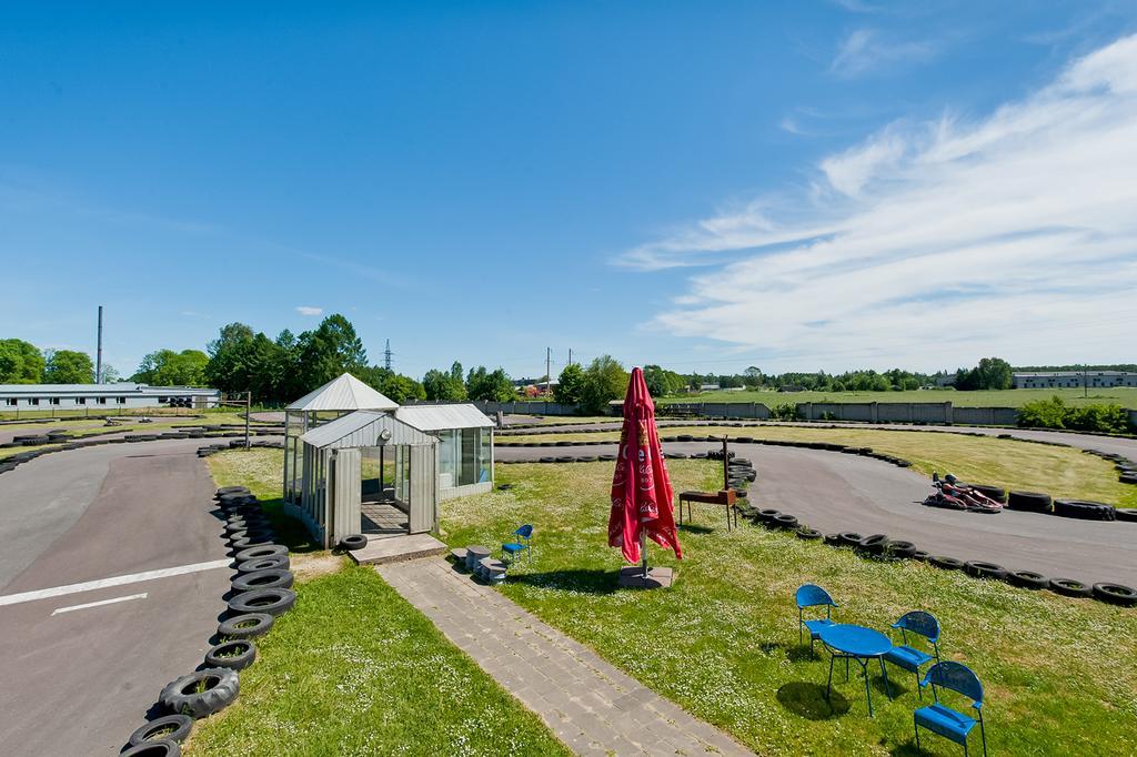 Veskisilla Hotel Turi Exterior photo