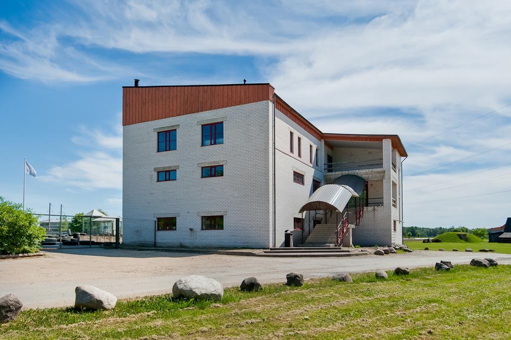 Veskisilla Hotel Turi Exterior photo