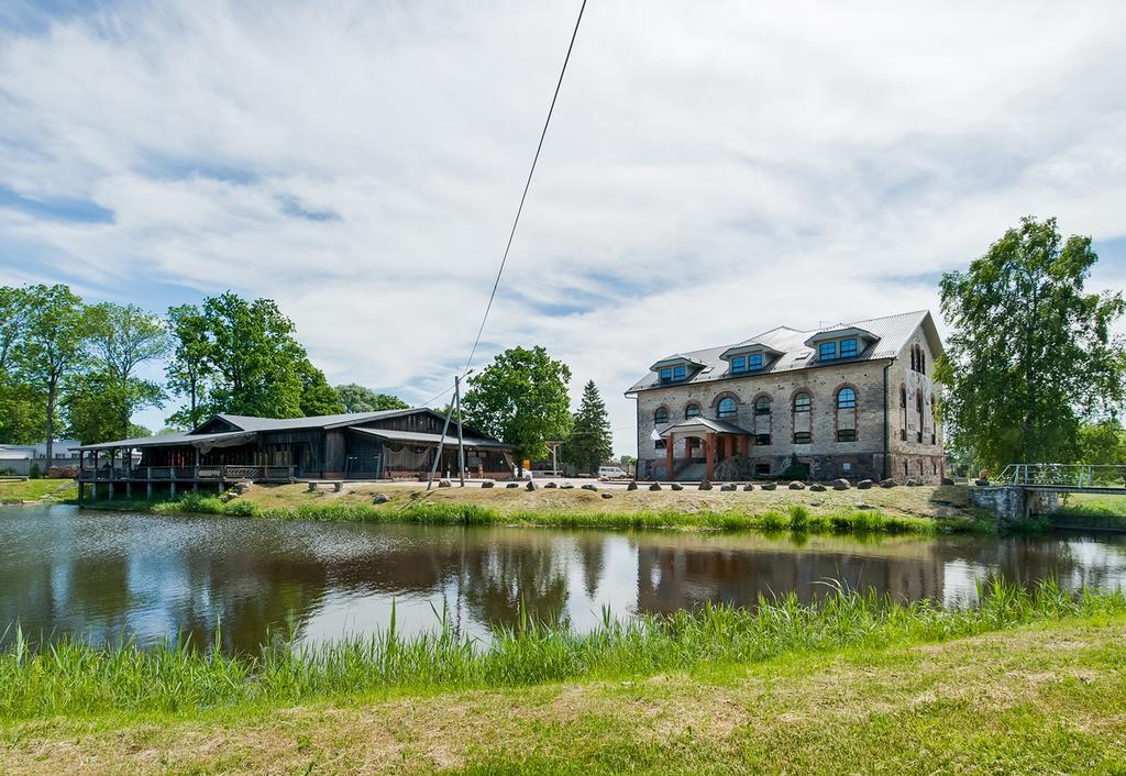 Veskisilla Hotel Turi Exterior photo